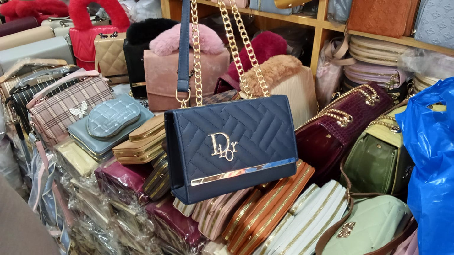 Elegant Quilted Chain Crossbody Clutch Bag